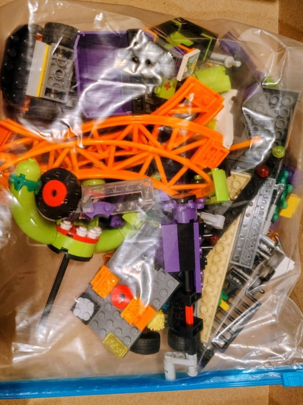 Lego Space Ride Amusement Truck 60313 Town Minifigure Building Set, Retired Set - Picture 15 of 15